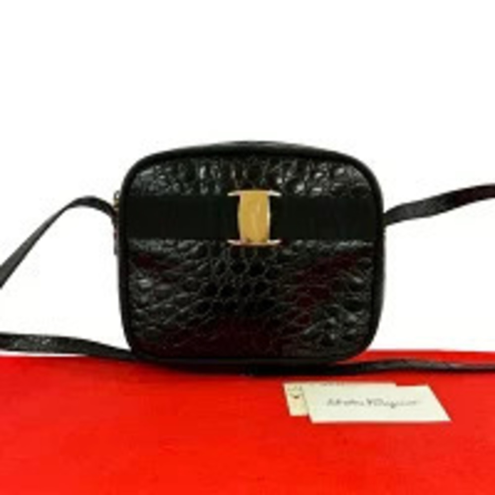 Salvatore Ferragamo Vara Ribbon Leather Shoulder Bag Pouch Clutch Black